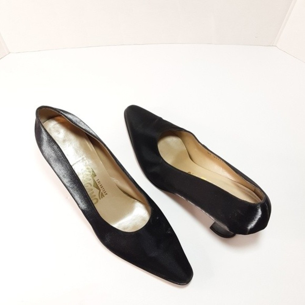 Salvatore Ferragamo Vintage Satin Pumps Chunky Kitten Heels Elegant Chic 7B - Picture 7 of 16